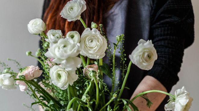 最寄りの花屋で見かけた女性の姿